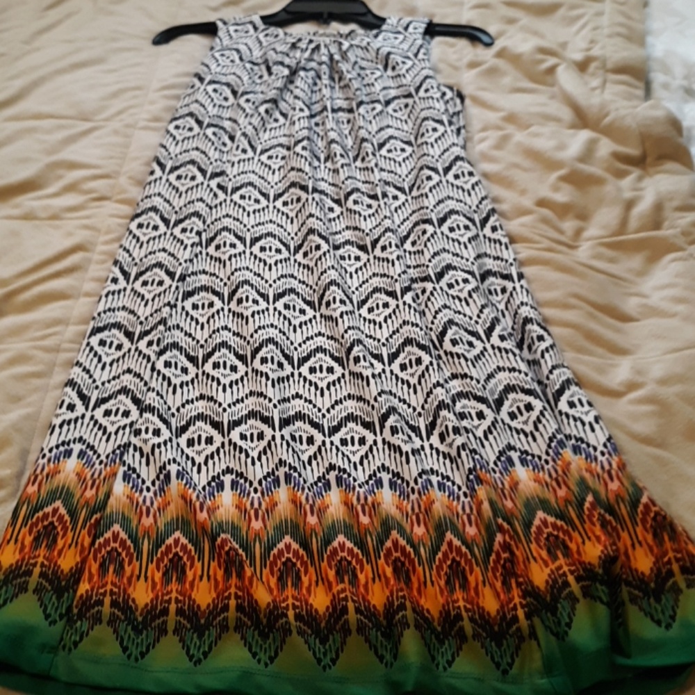 Shelby & Palmer Sleeveless Dress - Picture 3 of 4